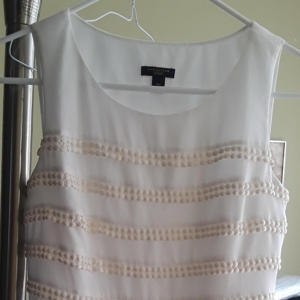 Ann Taylor White top with exterior 0P
